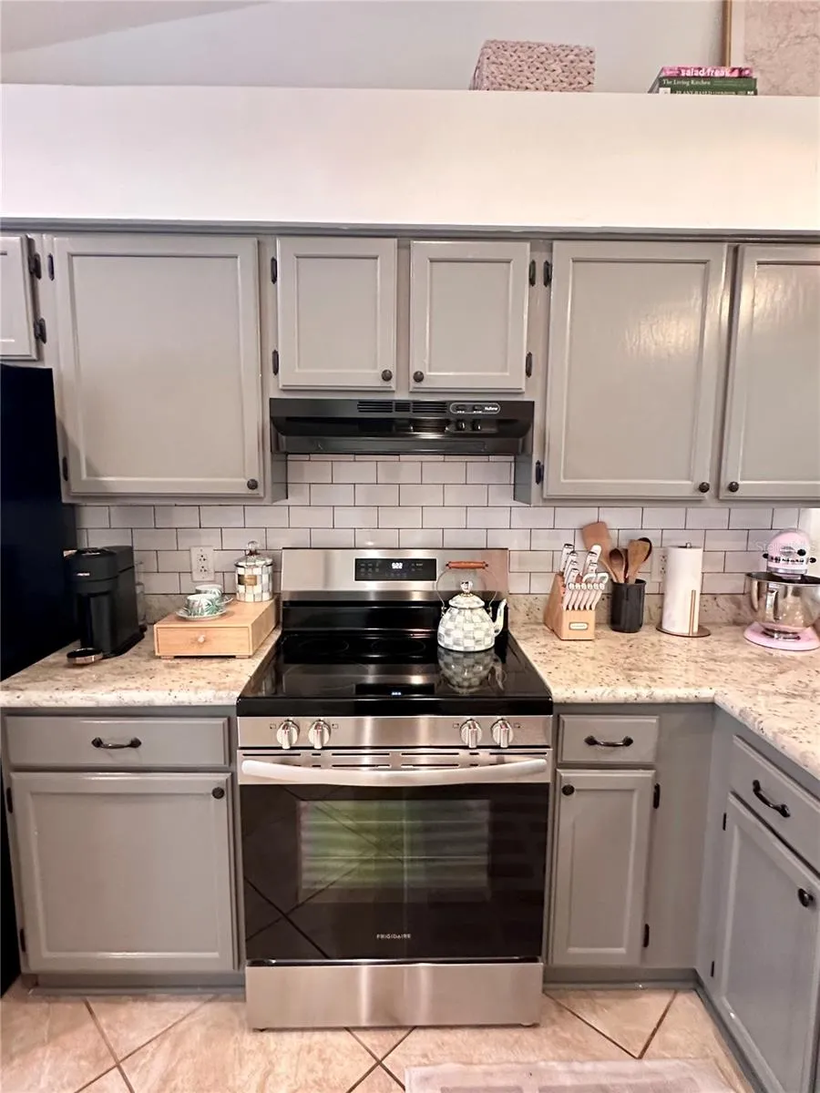 824 NW 124TH DRIVE Newberry, FL 32669