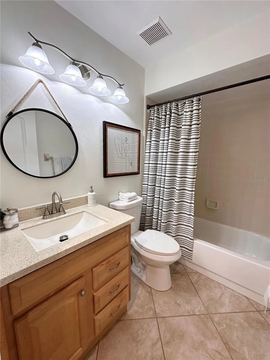 824 NW 124TH DRIVE Newberry, FL 32669