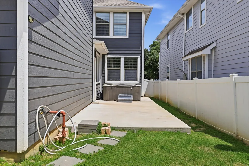 1208 Spanish Moss Drive Savannah, TX 76227
