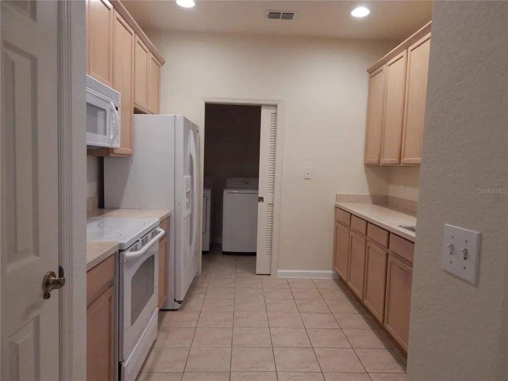 3300 WHITESTONE CIRCLE #107 Kissimmee, FL 34741