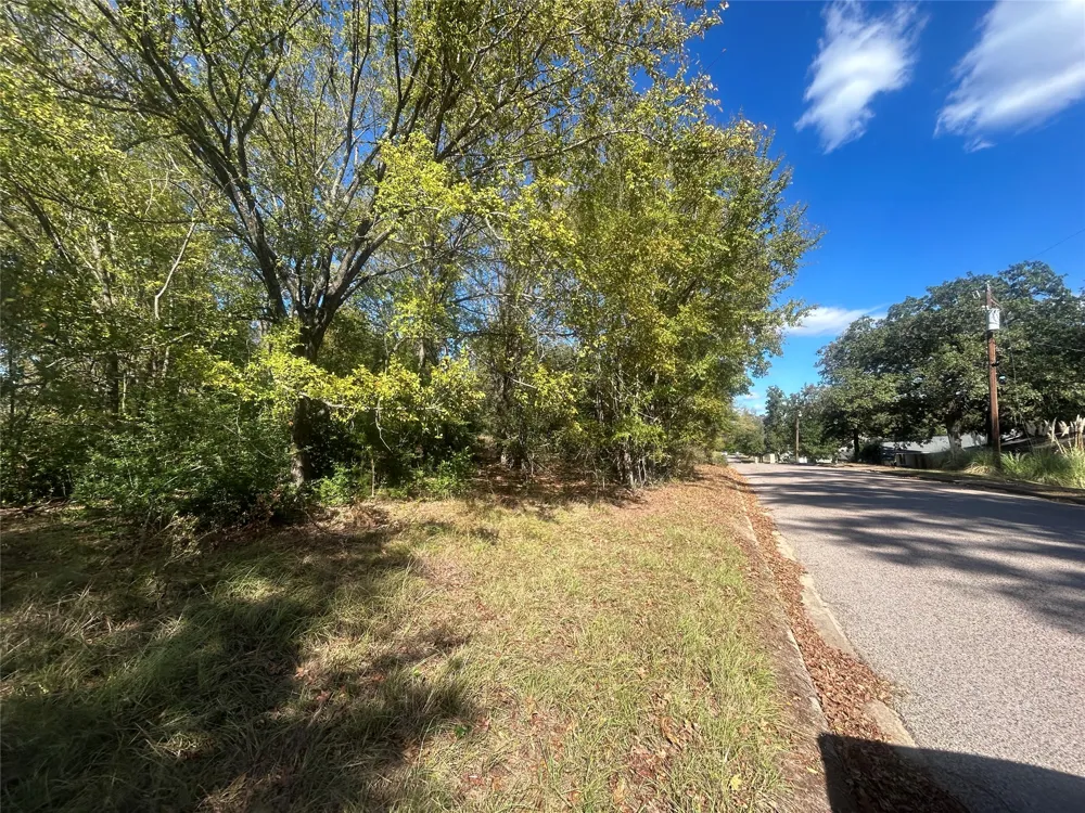 9 Bayshore Drive Athens, TX 75752