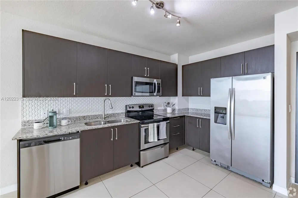 2001 Ludlam #414 West Miami, FL 33147