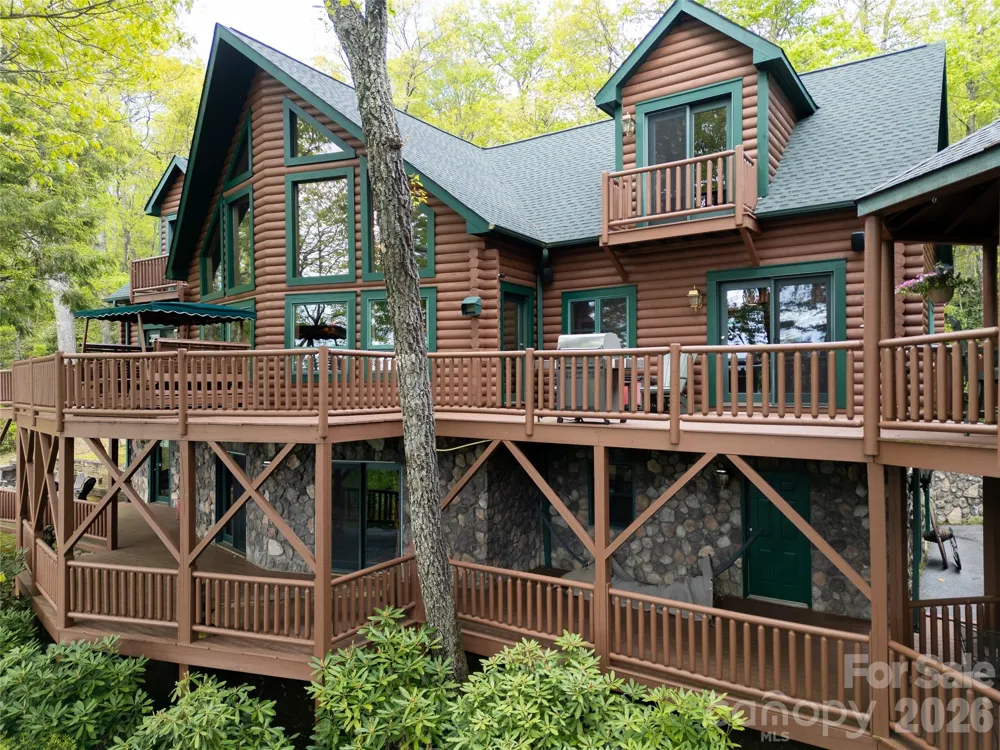 35 Falcon Crest Loop Maggie Valley, NC 28751