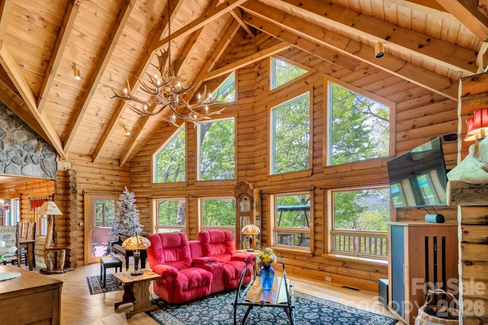 35 Falcon Crest Loop Maggie Valley, NC 28751