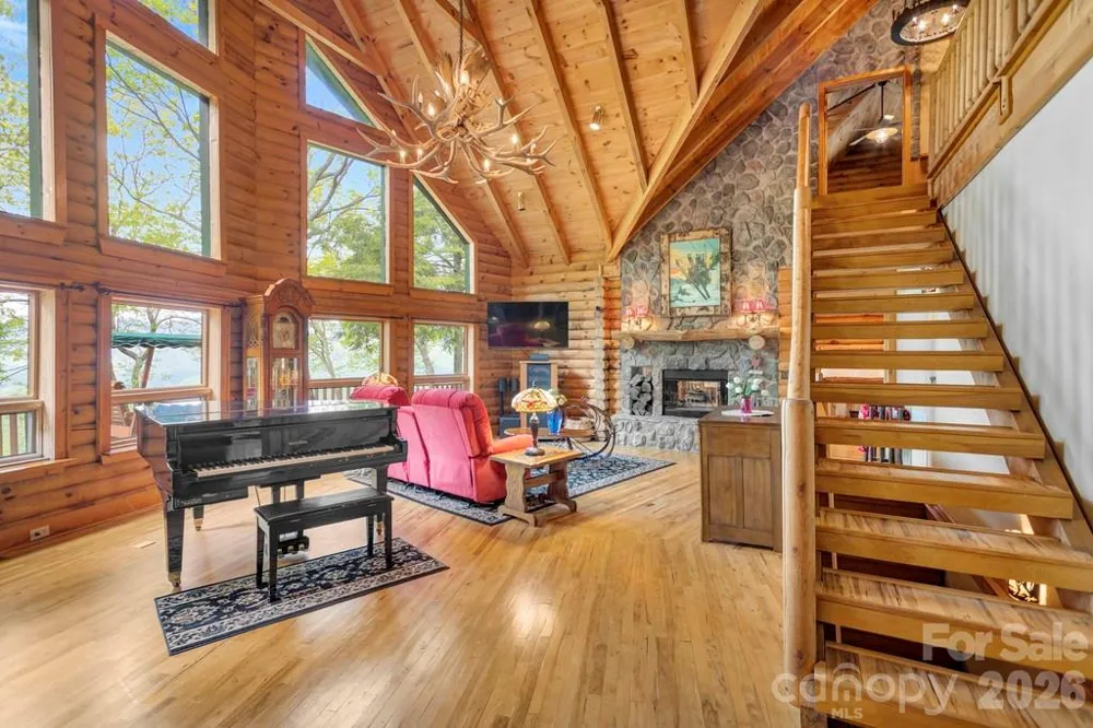 35 Falcon Crest Loop Maggie Valley, NC 28751
