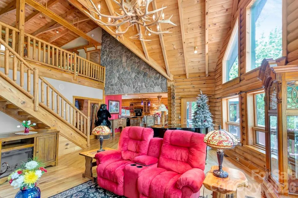 35 Falcon Crest Loop Maggie Valley, NC 28751