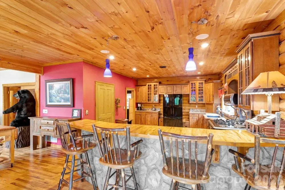35 Falcon Crest Loop Maggie Valley, NC 28751