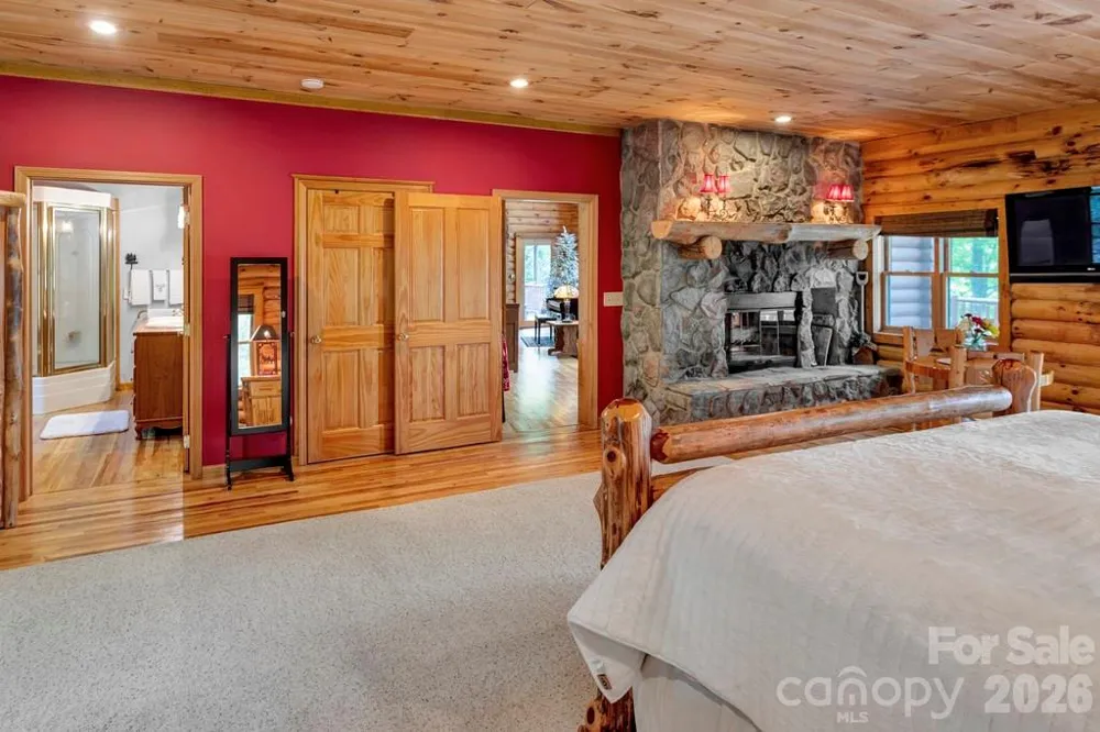 35 Falcon Crest Loop Maggie Valley, NC 28751