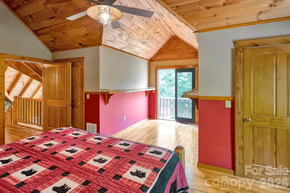 35 Falcon Crest Loop Maggie Valley, NC 28751
