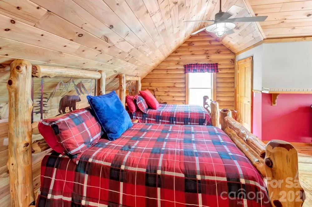 35 Falcon Crest Loop Maggie Valley, NC 28751