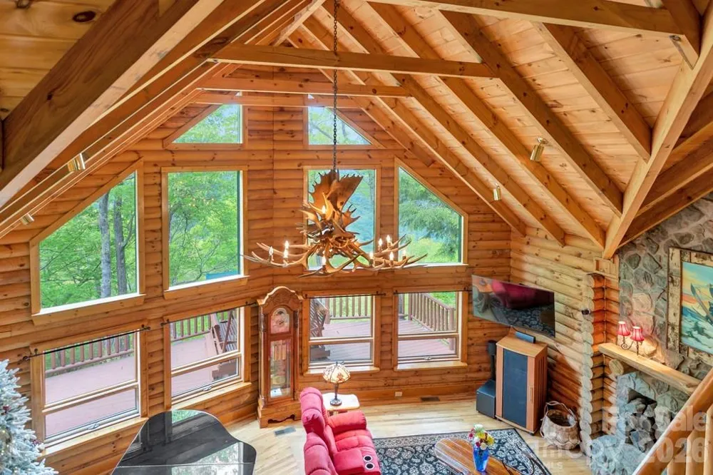 35 Falcon Crest Loop Maggie Valley, NC 28751