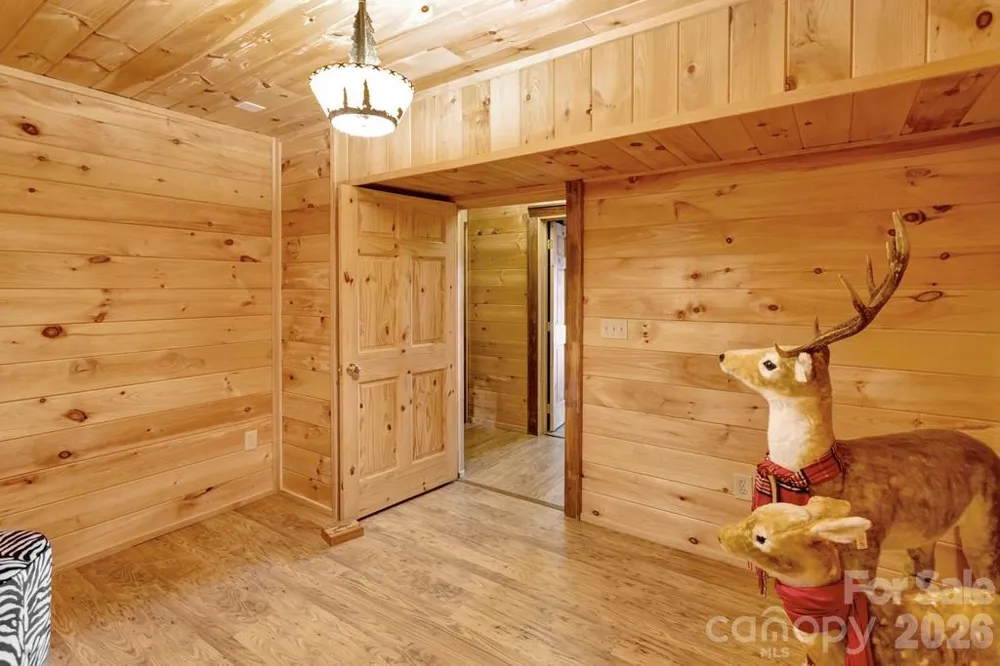 35 Falcon Crest Loop Maggie Valley, NC 28751