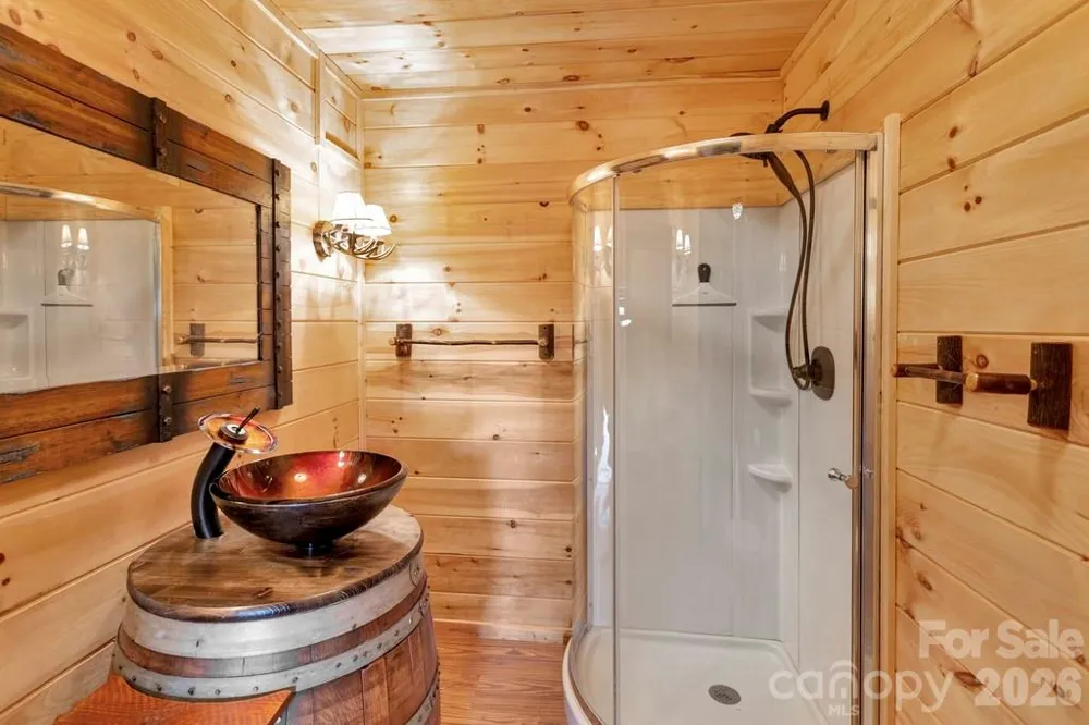 35 Falcon Crest Loop Maggie Valley, NC 28751