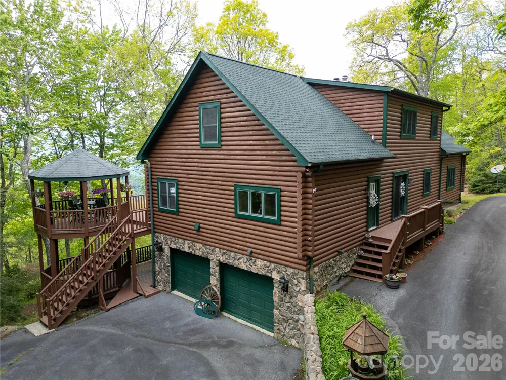 35 Falcon Crest Loop Maggie Valley, NC 28751