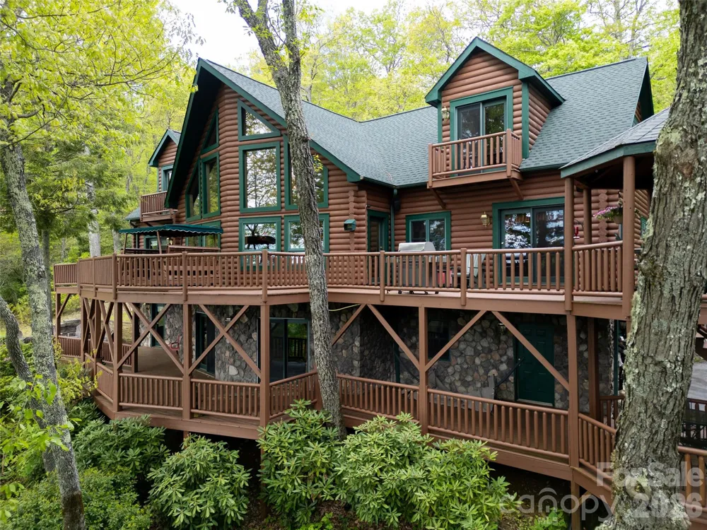 35 Falcon Crest Loop Maggie Valley, NC 28751