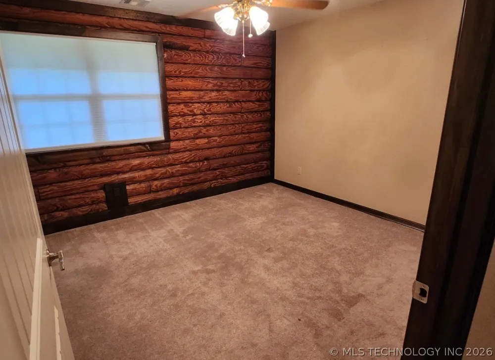 4891 E 390 ROAD Oologah, OK 74053