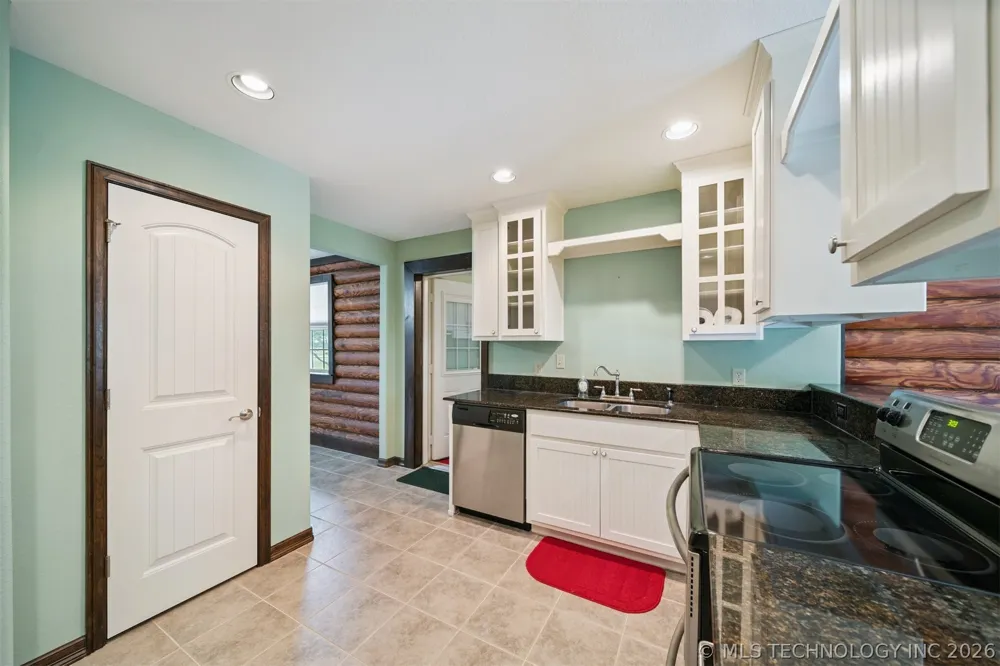 4891 E 390 ROAD Oologah, OK 74053