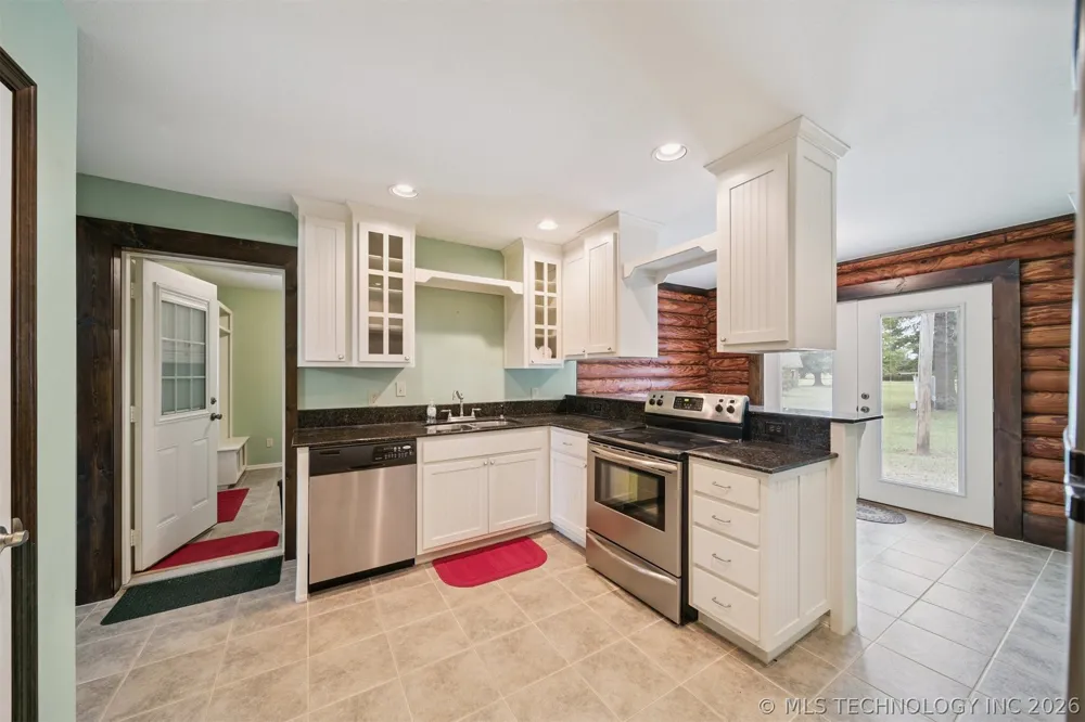 4891 E 390 ROAD Oologah, OK 74053
