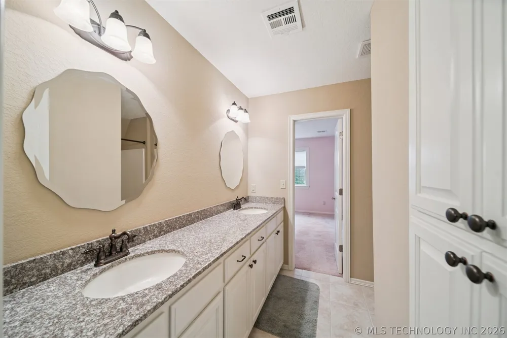 4891 E 390 ROAD Oologah, OK 74053