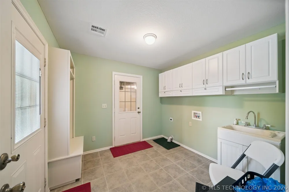 4891 E 390 ROAD Oologah, OK 74053