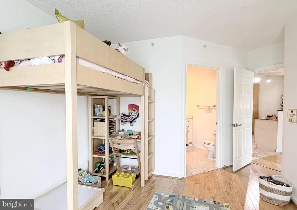 3101 HAMPTON DRIVE #603 Alexandria, VA 22302