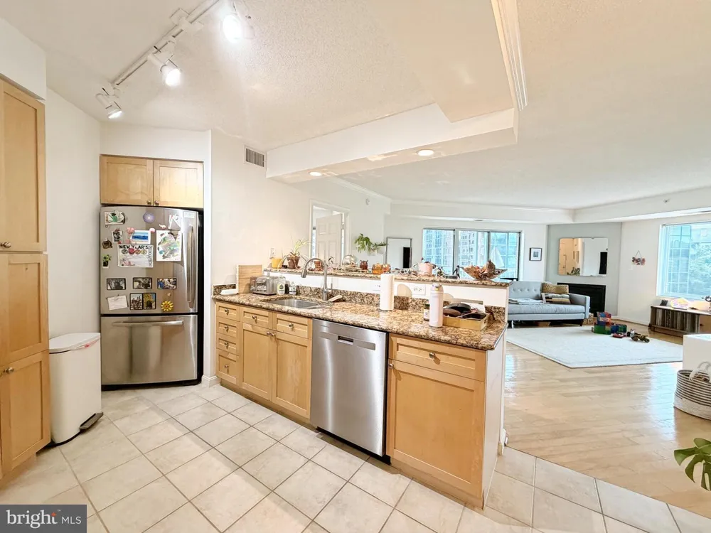 3101 HAMPTON DRIVE #603 Alexandria, VA 22302