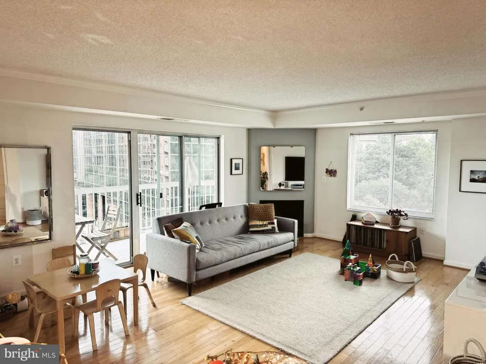 3101 HAMPTON DRIVE #603 Alexandria, VA 22302