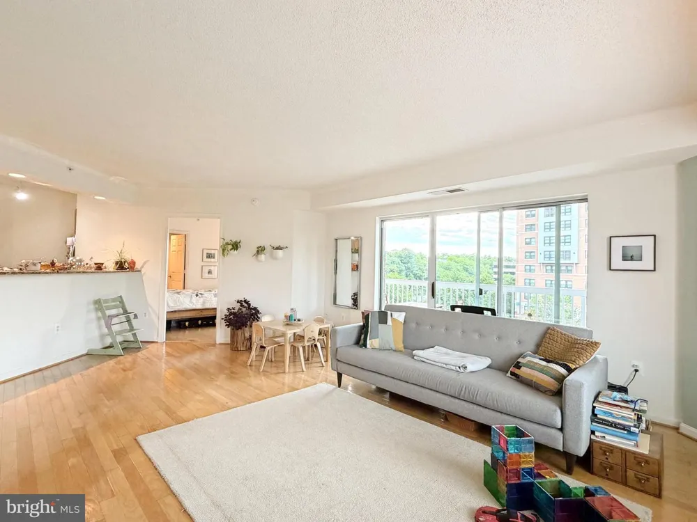 3101 HAMPTON DRIVE #603 Alexandria, VA 22302