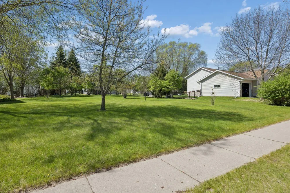 1716 Southwood Trail Saint Cloud, MN 56301