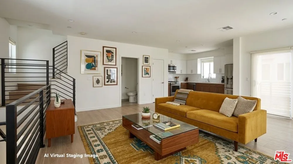 5222 Satsuma Avenue North Hollywood, CA 91601