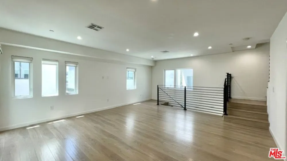 5222 Satsuma Avenue North Hollywood, CA 91601