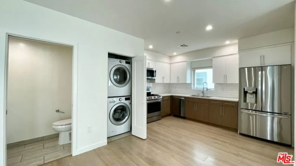 5222 Satsuma Avenue North Hollywood, CA 91601
