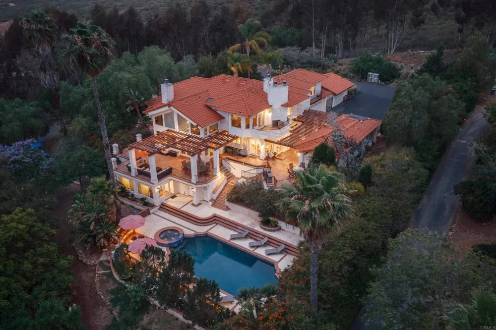 20784 Fortuna Del Norte Elfin Forest, CA 92029