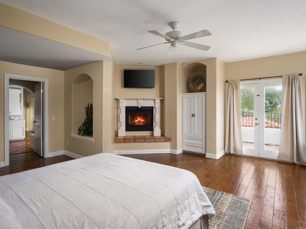 20784 Fortuna Del Norte Elfin Forest, CA 92029
