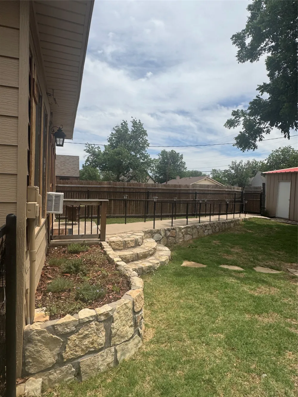 400 Cain Street Quanah, TX 79252