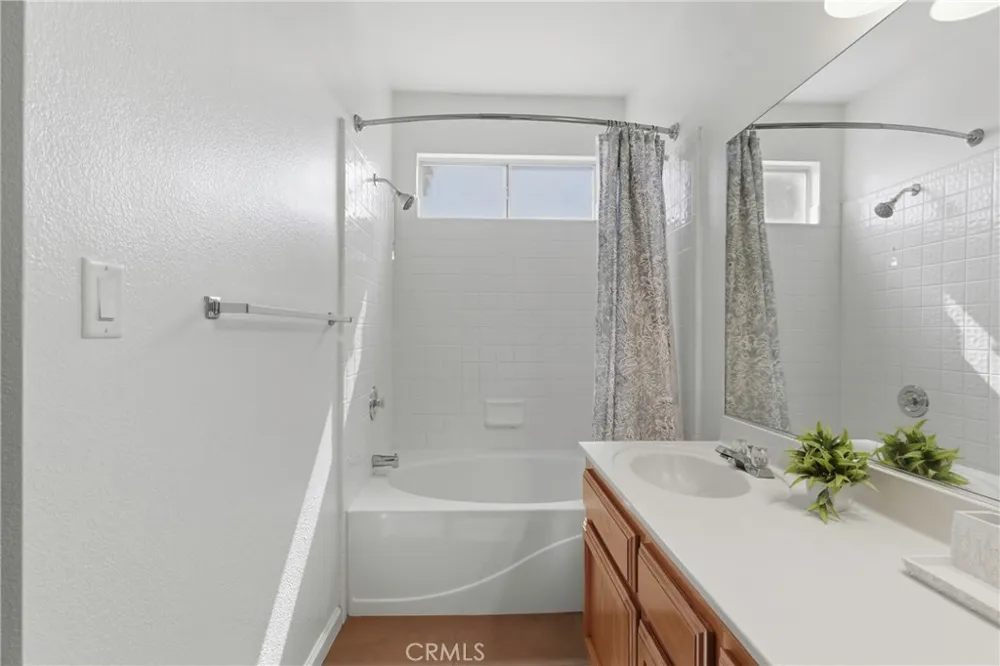 6510 Summer Breeze Bakersfield, CA 93313