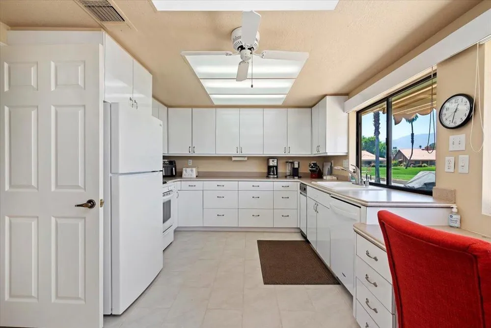 28 Conejo Circle Palm Desert, CA 92260