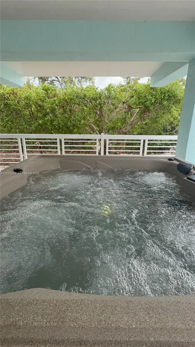 102 Venetian Dr #102 Islamorada, FL 33036