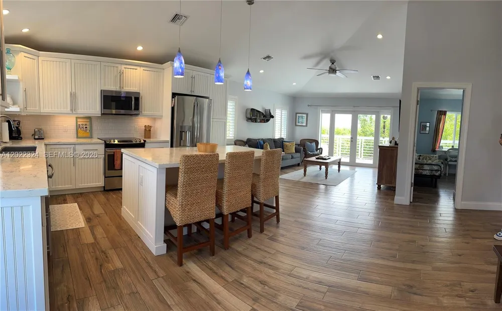 102 Venetian Dr #102 Islamorada, FL 33036