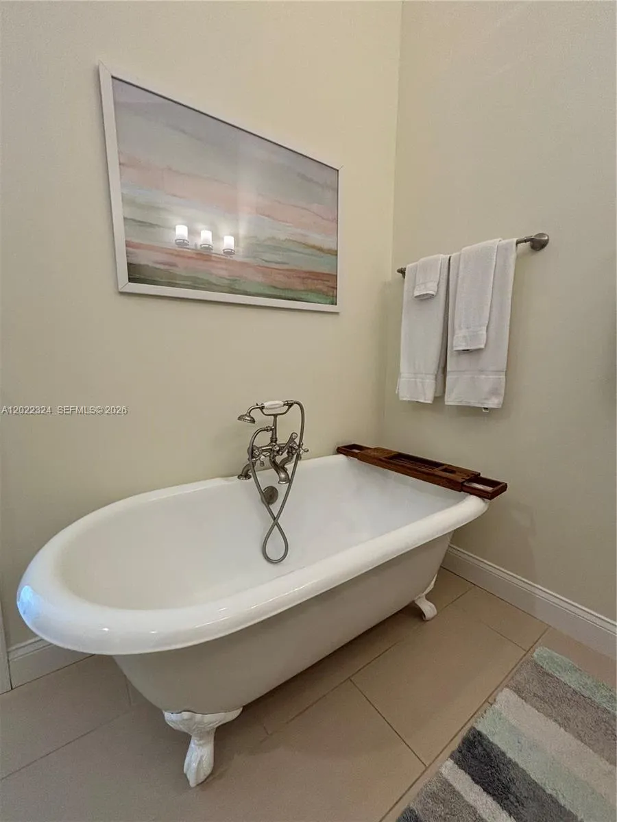 102 Venetian Dr #102 Islamorada, FL 33036