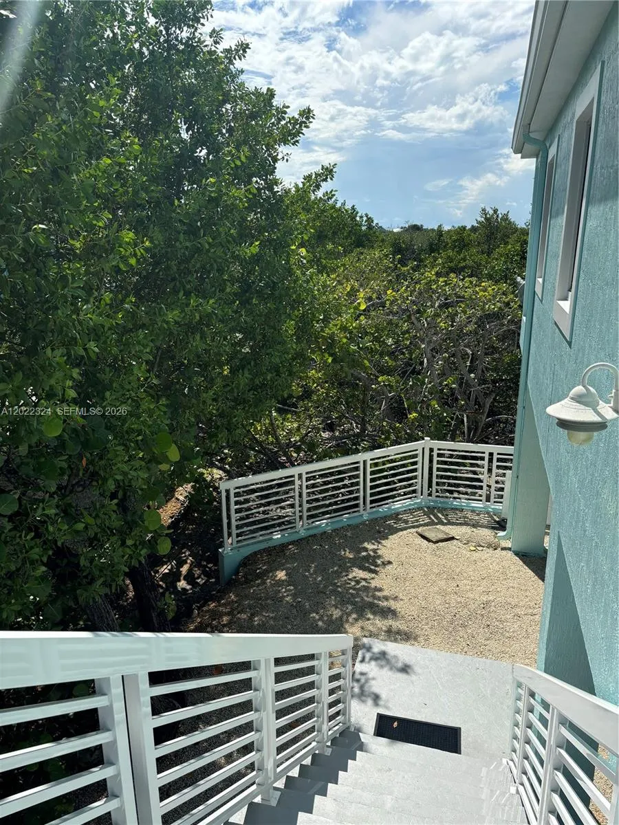 102 Venetian Dr #102 Islamorada, FL 33036