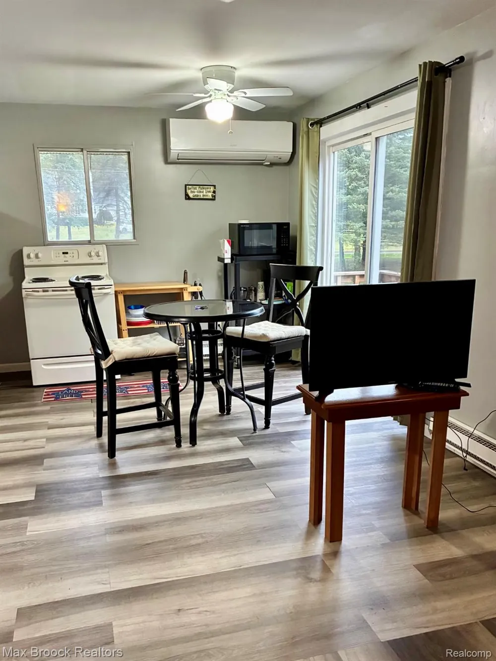 1392 Maple Grove Road Lapeer Township, MI 48446