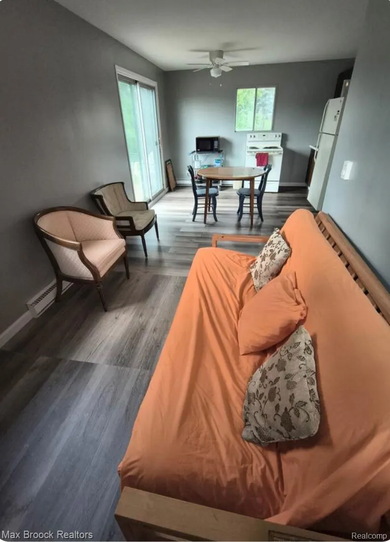 1392 Maple Grove Road Lapeer Township, MI 48446