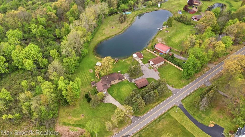 1392 Maple Grove Road Lapeer Township, MI 48446