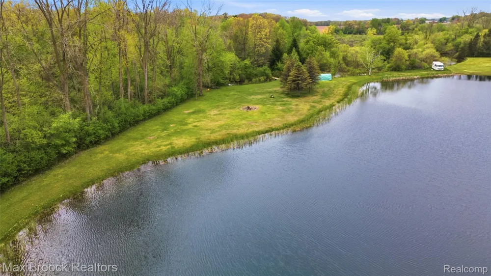 1392 Maple Grove Road Lapeer Township, MI 48446