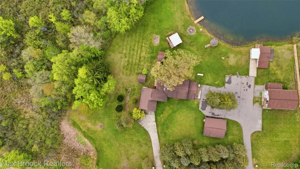 1392 Maple Grove Road Lapeer Township, MI 48446