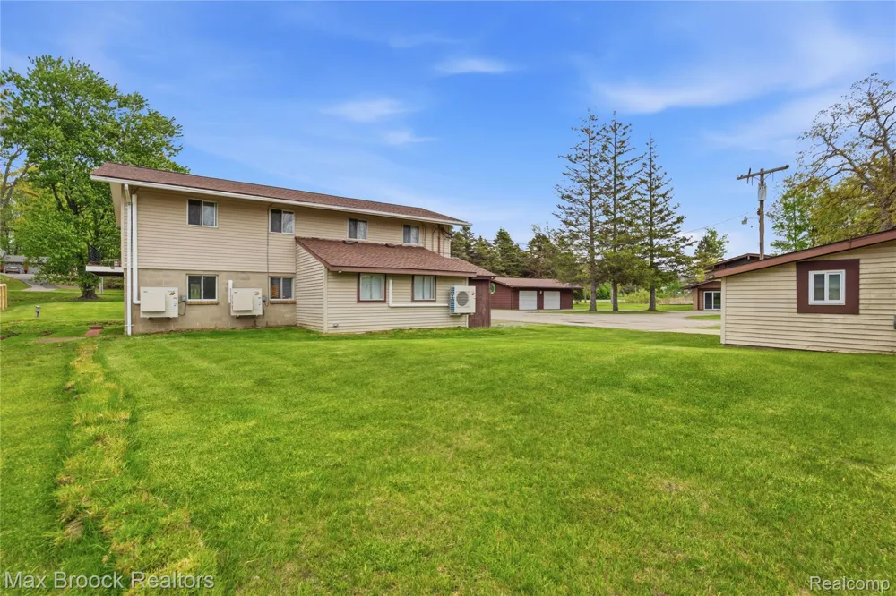 1392 Maple Grove Road Lapeer Township, MI 48446