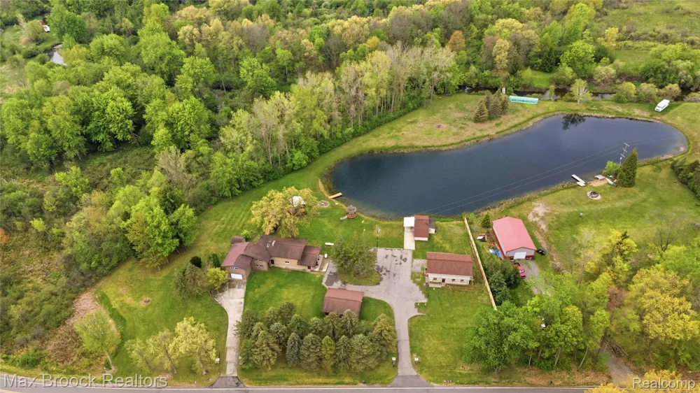 1392 Maple Grove Road Lapeer Township, MI 48446