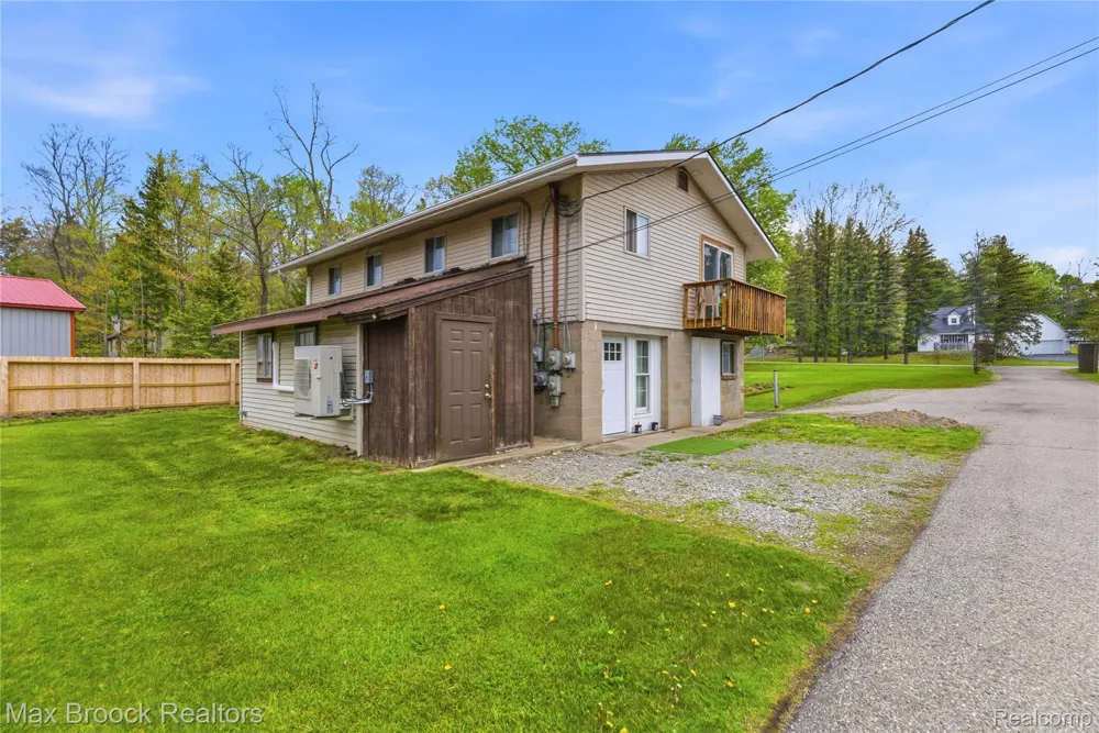 1392 Maple Grove Road Lapeer Township, MI 48446