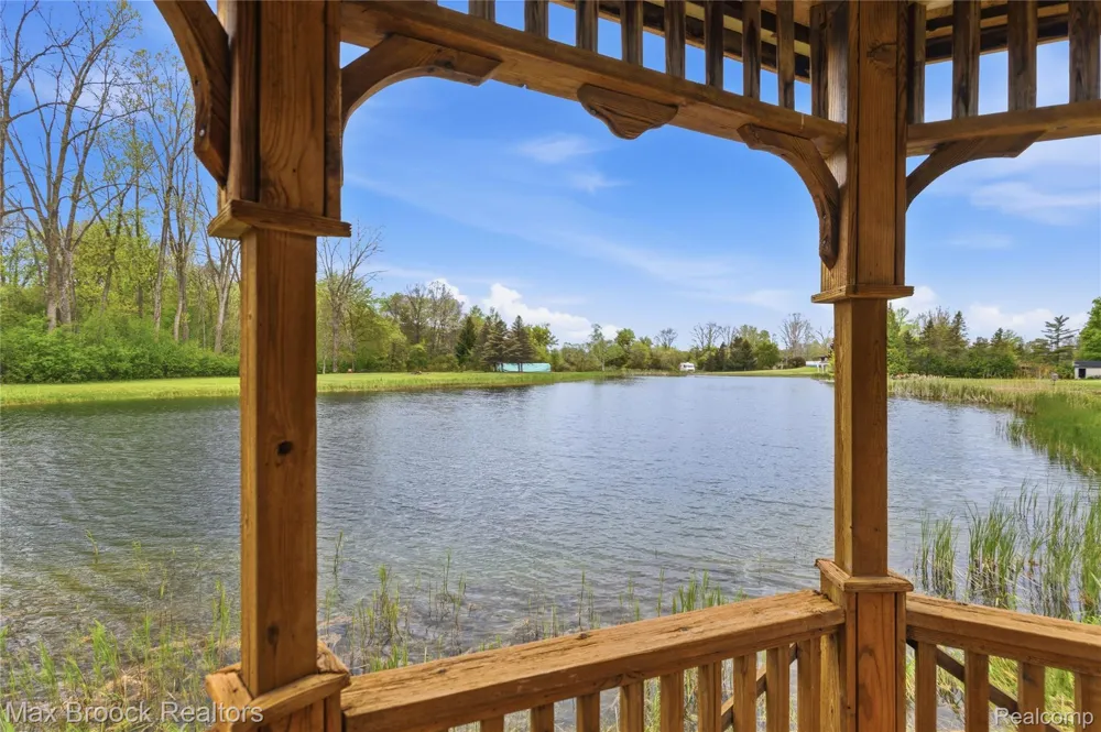 1392 Maple Grove Road Lapeer Township, MI 48446
